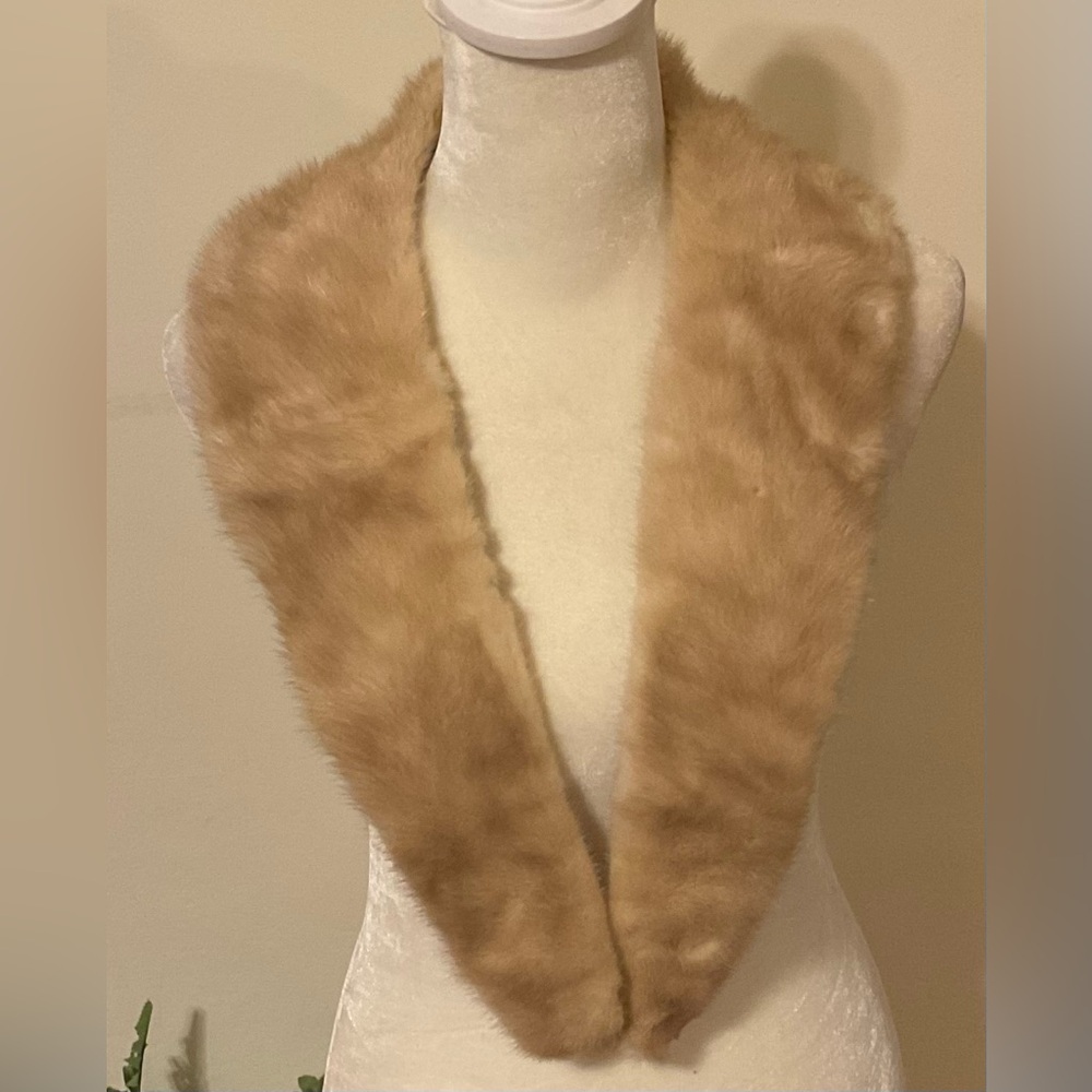 Vintage Mink Collar Approx 1940s-early 50s Tans, Beiges Trending Luxe